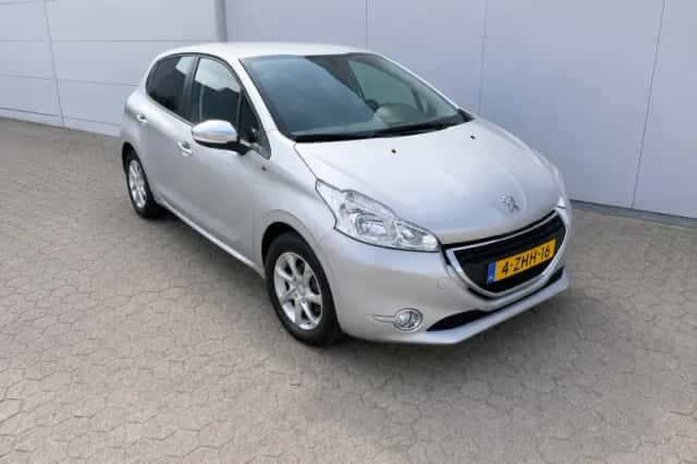 Peugeot 208 (2015) thumbnail 6