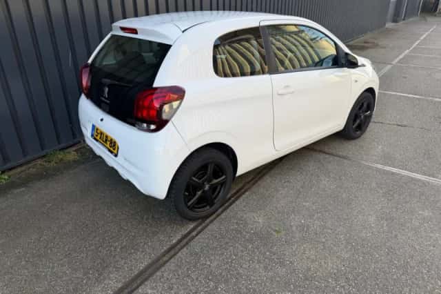 Peugeot 108 (2014) thumbnail 4