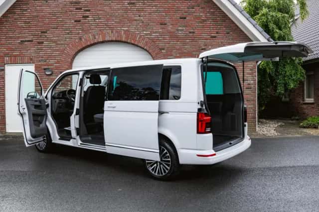 Volkswagen Transporter (2023) thumbnail 1