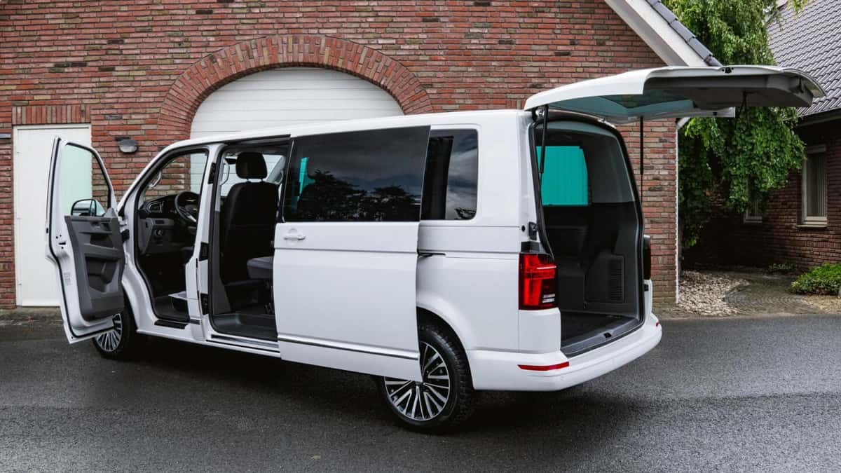 Volkswagen Transporter (2023) — foto 1