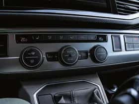 Volkswagen Transporter (2023) thumbnail 21