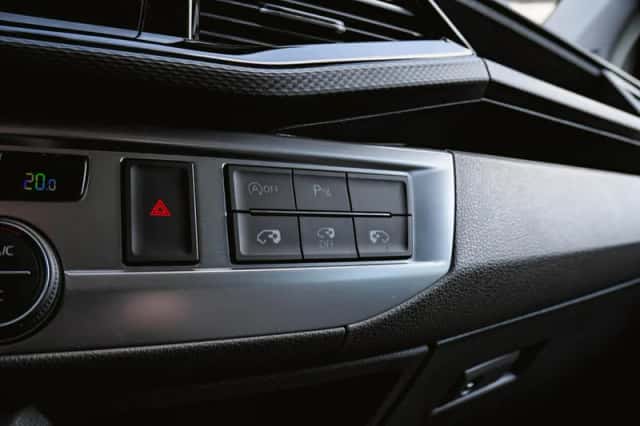 Volkswagen Transporter (2023) thumbnail 23