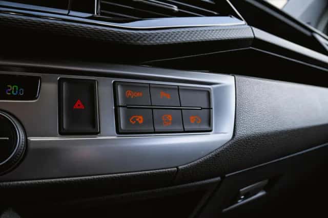 Volkswagen Transporter (2023) thumbnail 24