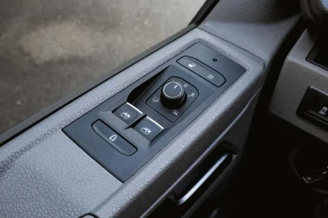 Volkswagen Transporter (2023) thumbnail 26