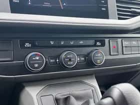 Volkswagen Caravelle (2023) thumbnail 17