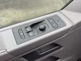 Volkswagen Caravelle (2023) thumbnail 10