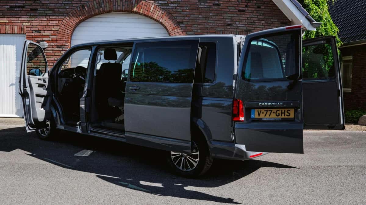 Volkswagen Transporter (2024) — foto 1