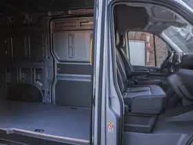 Volkswagen Crafter (2024) thumbnail 9