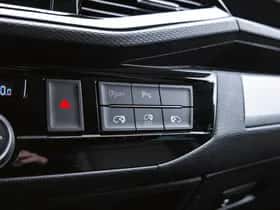 Volkswagen Caravelle (2023) thumbnail 23
