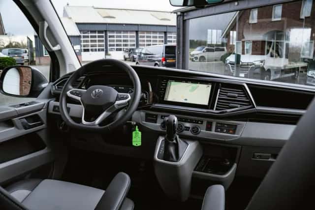 Volkswagen Transporter (2024) thumbnail 11