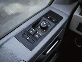 Volkswagen Transporter (2024) thumbnail 24