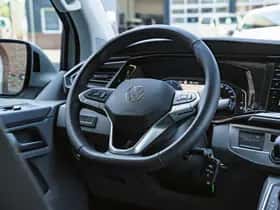 Volkswagen Caravelle (2023) thumbnail 13