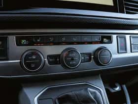 Volkswagen Caravelle (2023) thumbnail 18