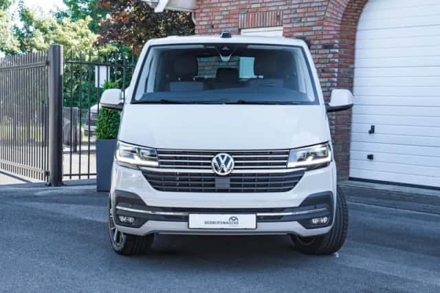 Volkswagen Caravelle (2023) thumbnail 5