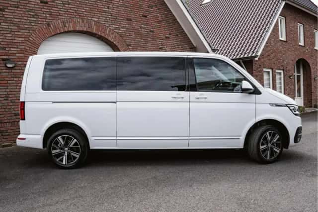 Volkswagen Caravelle (2023) thumbnail 4