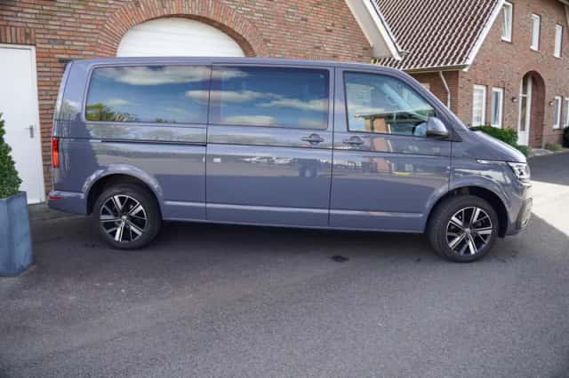 Volkswagen Transporter (2023) thumbnail 4