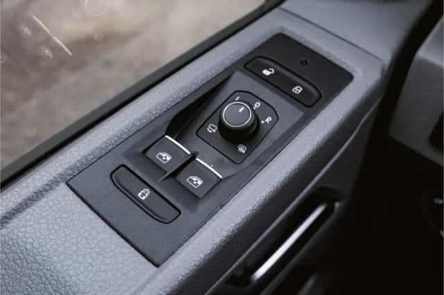 Volkswagen Transporter (2024) thumbnail 24