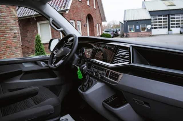 Volkswagen Transporter (2024) thumbnail 9