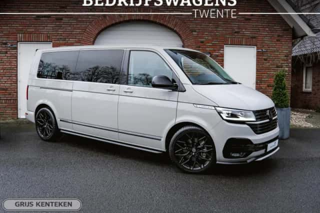 Volkswagen Caravelle (2023) thumbnail 3