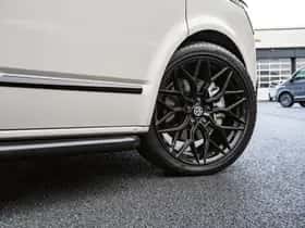 Volkswagen Caravelle (2023) thumbnail 31
