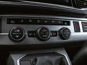 Volkswagen Caravelle (2023) thumbnail 21