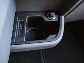 Volkswagen Caravelle (2023) thumbnail 24