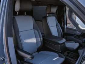 Volkswagen Caravelle (2023) thumbnail 12