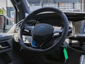 Volkswagen Caravelle (2023) thumbnail 14