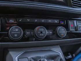 Volkswagen Caravelle (2023) thumbnail 25