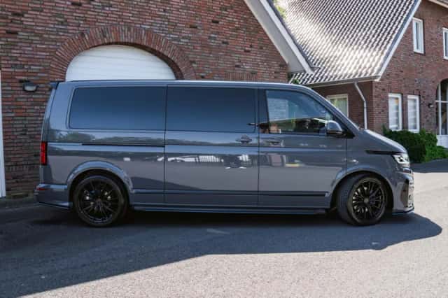 Volkswagen Caravelle (2023) thumbnail 4