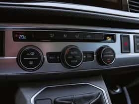 Volkswagen Caravelle (2024) thumbnail 16