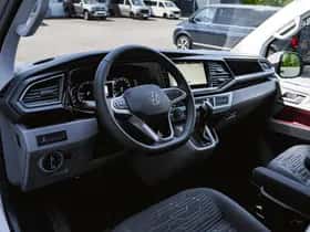 Volkswagen Caravelle (2024) thumbnail 26