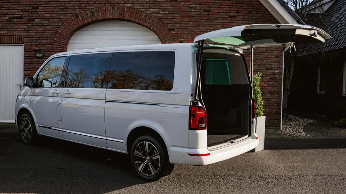 Volkswagen Caravelle (2023) — foto 1