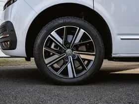 Volkswagen Caravelle (2023) thumbnail 2