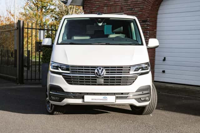 Volkswagen Caravelle (2023) thumbnail 5