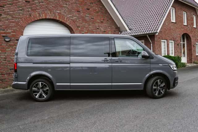 Volkswagen Transporter (2024) thumbnail 4