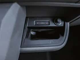 Volkswagen Transporter (2024) thumbnail 25