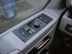 Volkswagen Transporter (2024) thumbnail 27