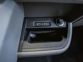 Volkswagen Transporter (2024) thumbnail 24