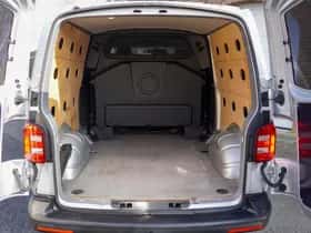Volkswagen Transporter (2019) thumbnail 19