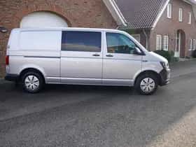 Volkswagen Transporter (2019) thumbnail 4