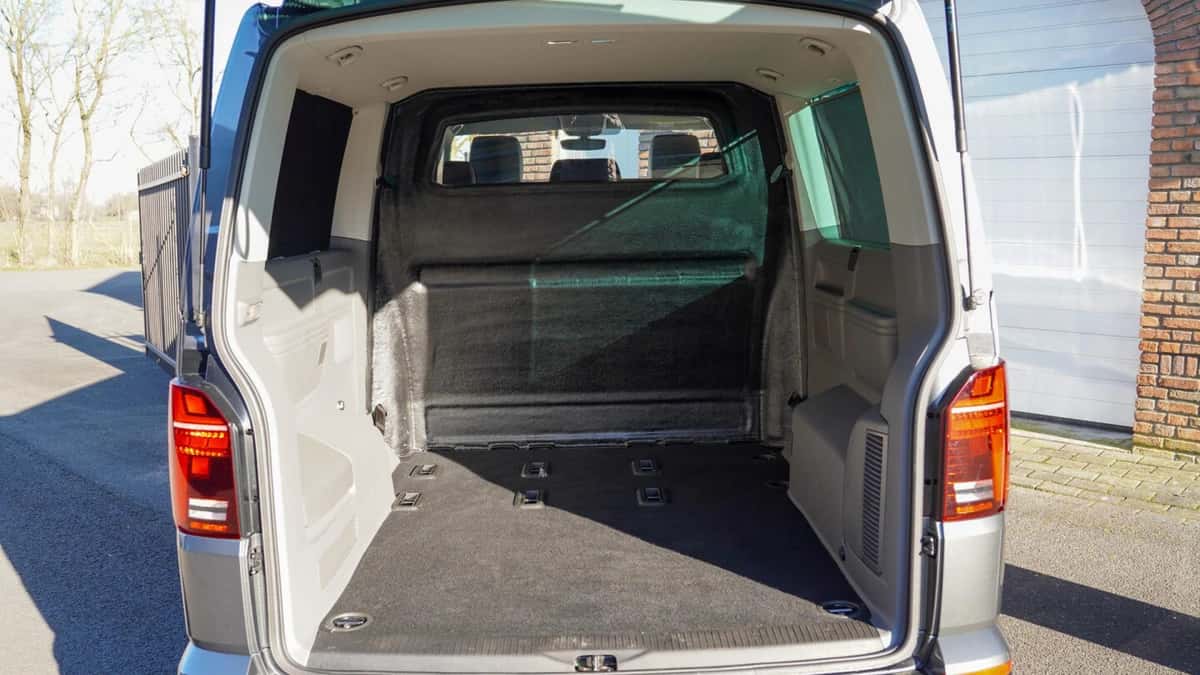 Volkswagen Transporter (2023) — foto 1