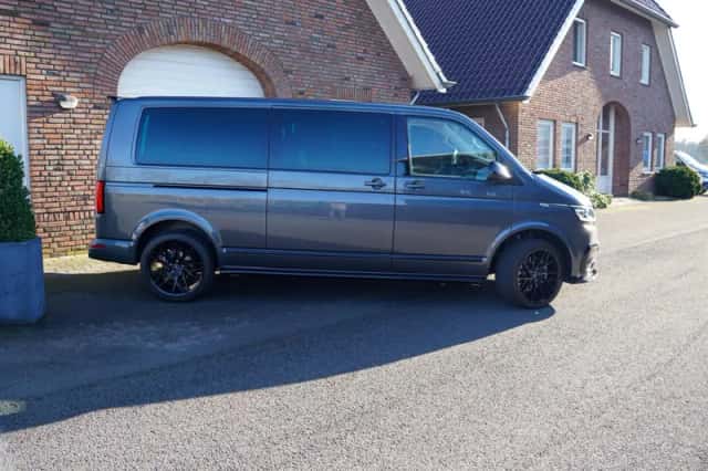 Volkswagen Transporter (2023) thumbnail 4