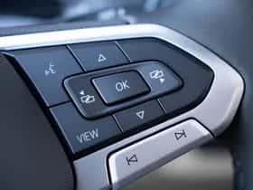 Volkswagen Multivan thumbnail 14