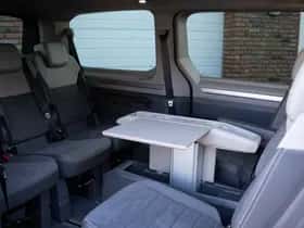 Volkswagen Multivan thumbnail 6