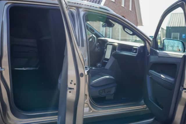 Volkswagen Amarok (2024) thumbnail 5