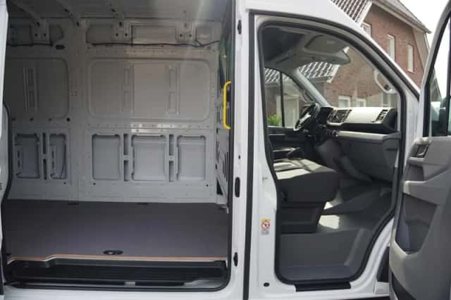 Volkswagen Crafter (2024) thumbnail 5