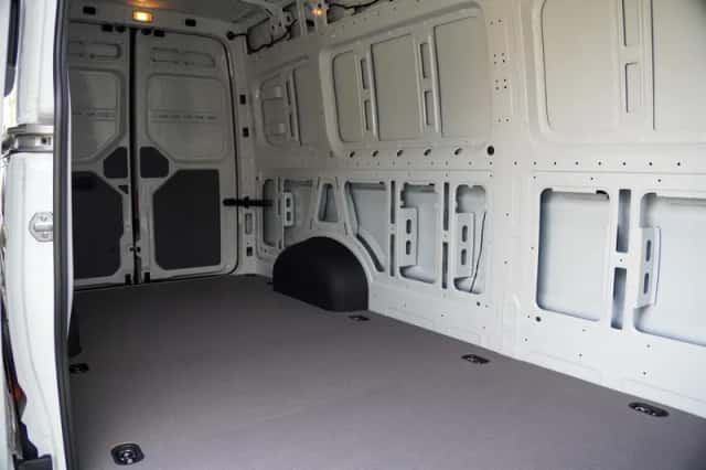 Volkswagen Crafter (2024) thumbnail 6