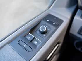 Volkswagen Transporter (2023) thumbnail 15