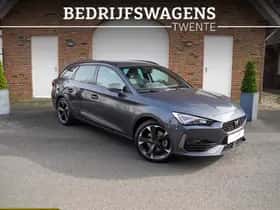 CUPRA Leon (2025) thumbnail 3